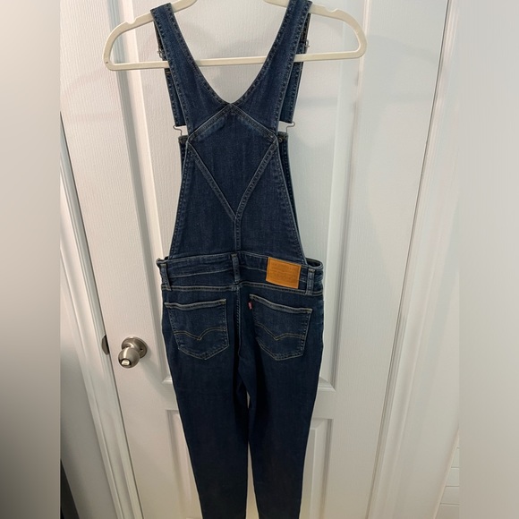 Levi’s Skinny Overalls size 27. BNWT runs small - Picture 4 of 6